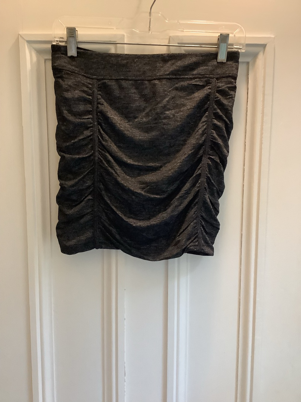 Athleta Twisted Mini Skirt Gray Space Dye Ruched stretch Pull-On Size 0